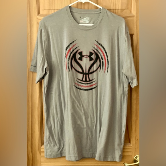 Under Armour t-shirt - Picture 1 of 1